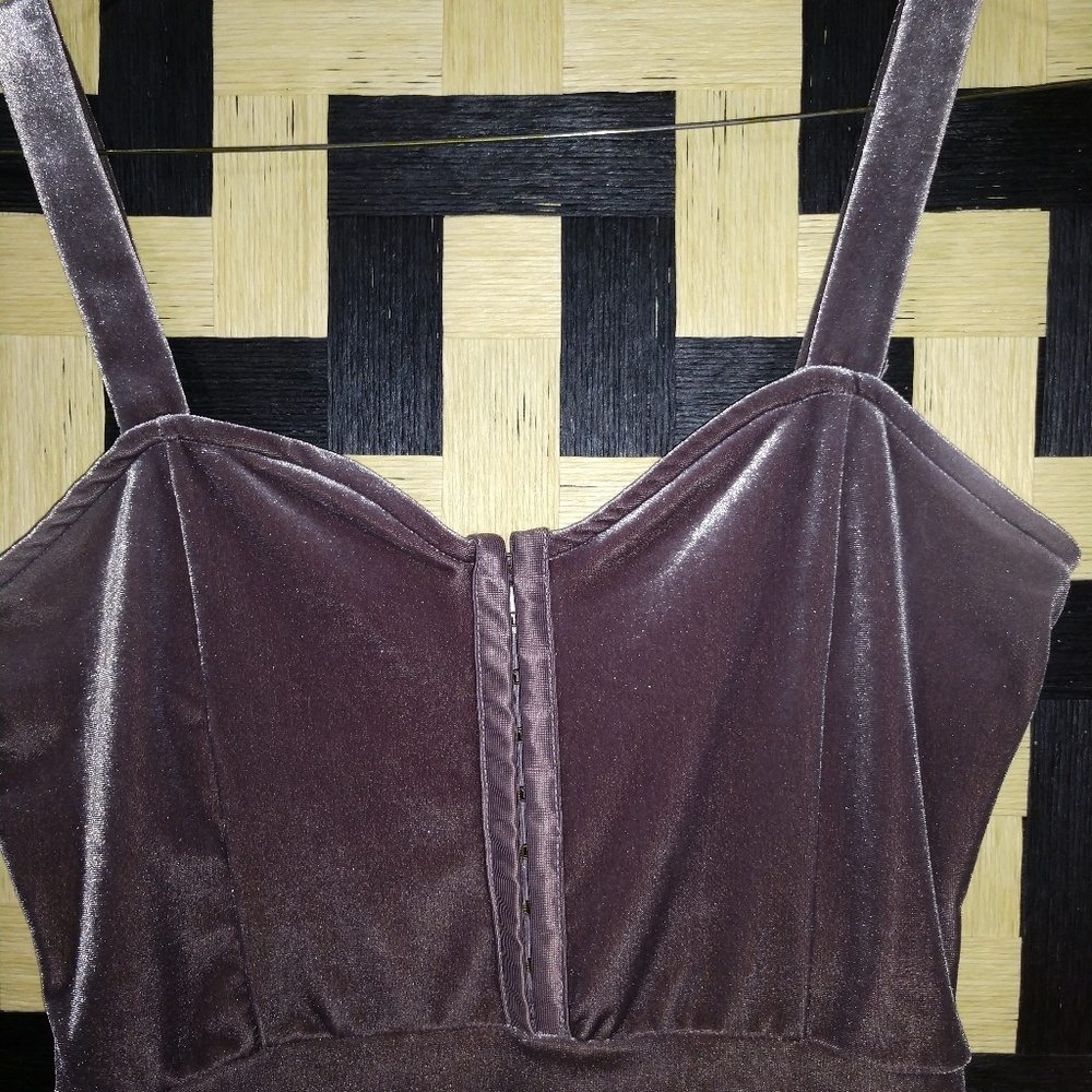 Dress - Picture 3 of 3